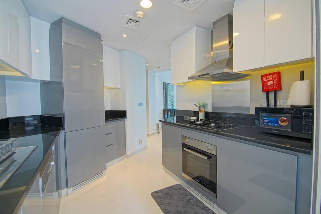Luxury Hotel Apartment With A Canal View Dubaj Zewnętrze zdjęcie